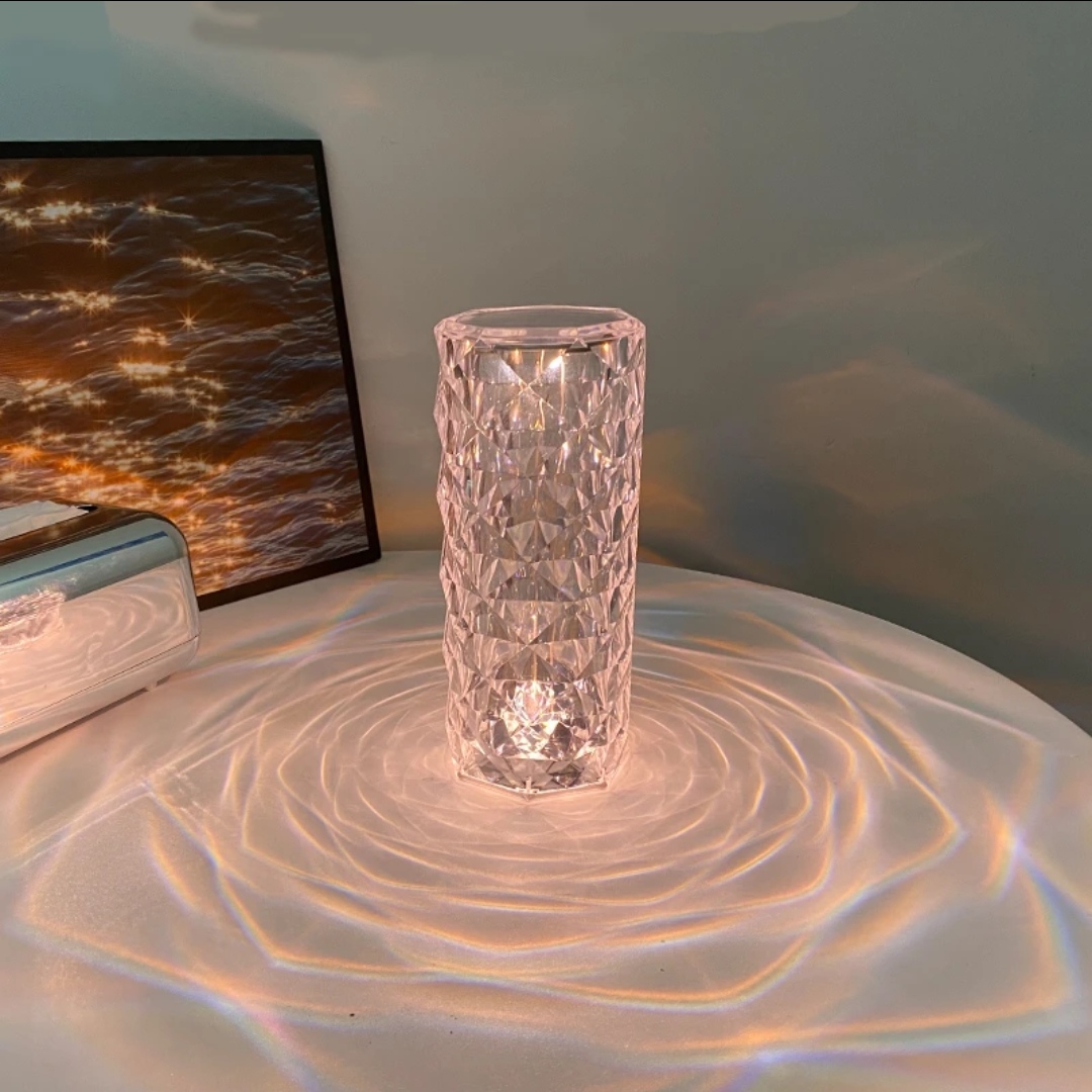 玫瑰水晶燈 熱銷中!【光影美學 西班牙ins風水晶燈】玫瑰水晶燈 拍照氛圍燈 浪漫小夜燈 放書桌,宿舍,床頭,飄窗······整個房間氛圍感滿滿! 玫瑰水晶燈 熱銷中!【光影美學 西班牙ins風水晶燈】玫瑰水晶燈 拍照氛圍燈 浪漫小夜燈 放書桌,宿舍,床頭,飄窗······整個房間氛圍感滿滿!