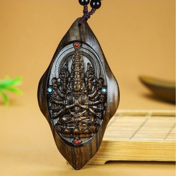 【大師開光】印尼達拉手工雕刻千手觀音吊墜(沉香木),由大師親自開光,散發神秘的能量!辟邪化煞,增添財源滾滾,祛病消災,為你帶來全方位的祥瑞庇佑。 【大師開光】印尼達拉手工雕刻千手觀音吊墜(沉香木),由大師親自開光,散發神秘的能量!辟邪化煞,增添財源滾滾,祛病消災,為你帶來全方位的祥瑞庇佑。